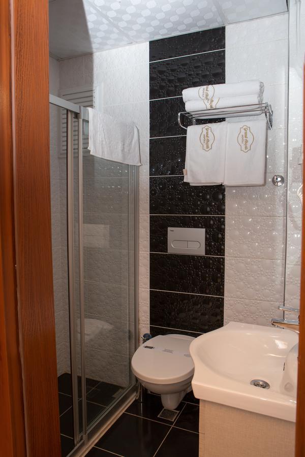 Akcali Hotel Iskenderun Exterior photo