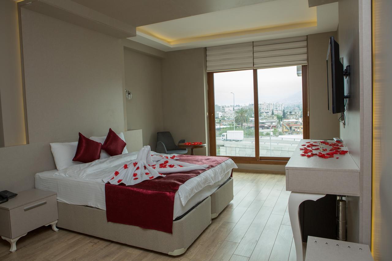 Akcali Hotel Iskenderun Exterior photo